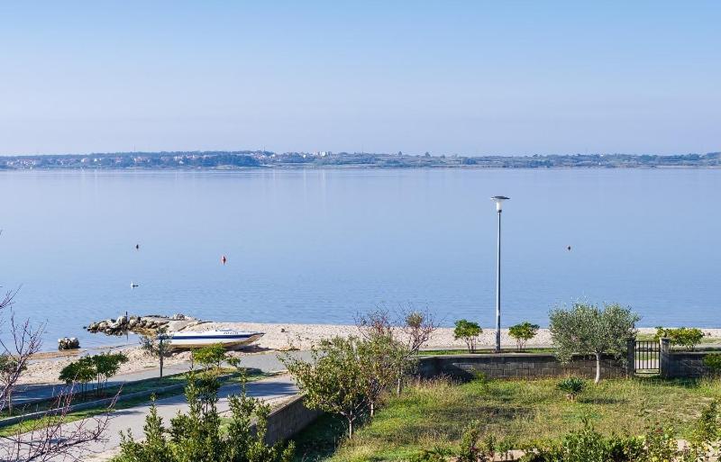 Apartment Nin - Vrsi At The Beach Екстериор снимка