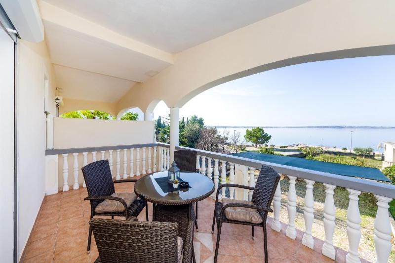 Apartment Nin - Vrsi At The Beach Екстериор снимка