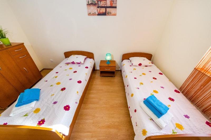 Apartment Nin - Vrsi At The Beach Екстериор снимка