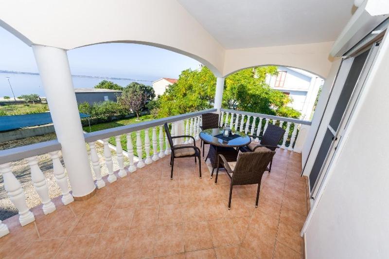 Apartment Nin - Vrsi At The Beach Екстериор снимка