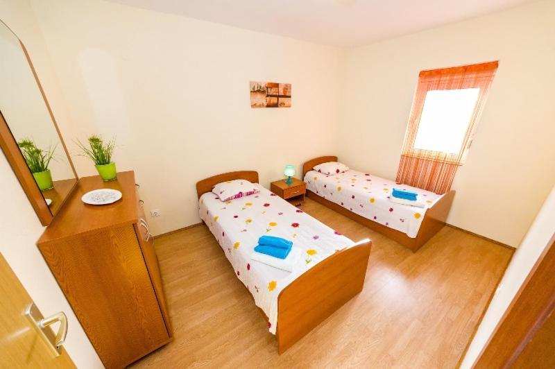 Apartment Nin - Vrsi At The Beach Екстериор снимка