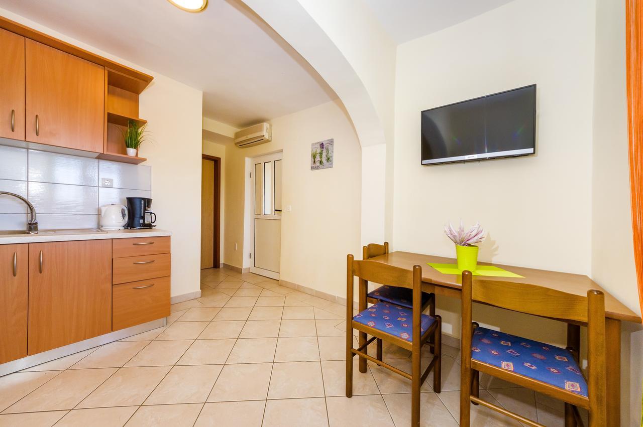 Apartment Nin - Vrsi At The Beach Екстериор снимка