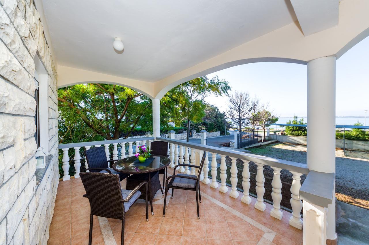 Apartment Nin - Vrsi At The Beach Екстериор снимка