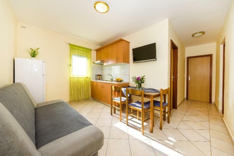 Apartment Nin - Vrsi At The Beach Екстериор снимка
